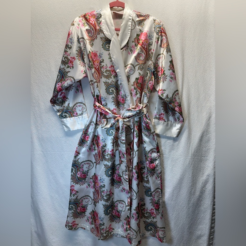 Self Care Essential Vandermere Pink Paisley White Satin Robe Soft Girl Vibe